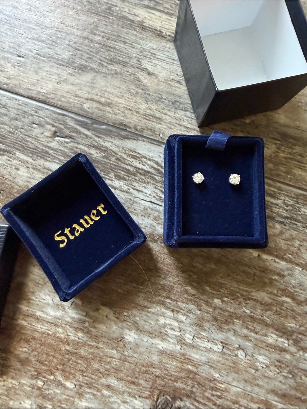 Stauer 1.00-carat four-prong diamond-aura classic stud earrings - lab